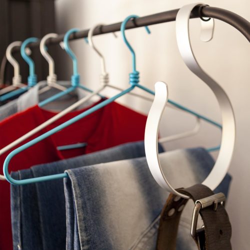 Multifunctional aluminum hanger for hanging belts, scarves, chess, etc.