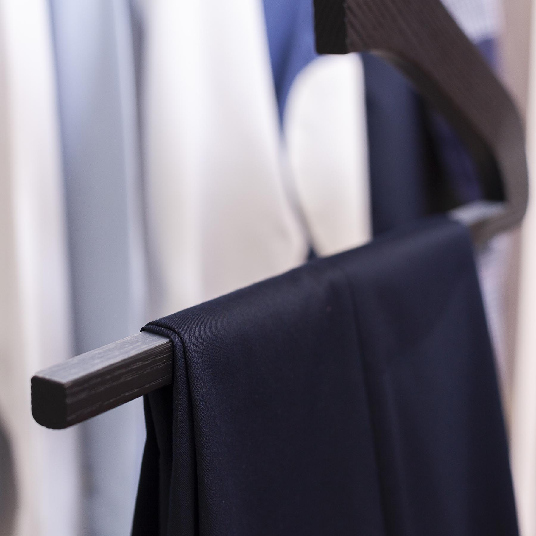 Hangers for trousers in ash wood - brushed black color