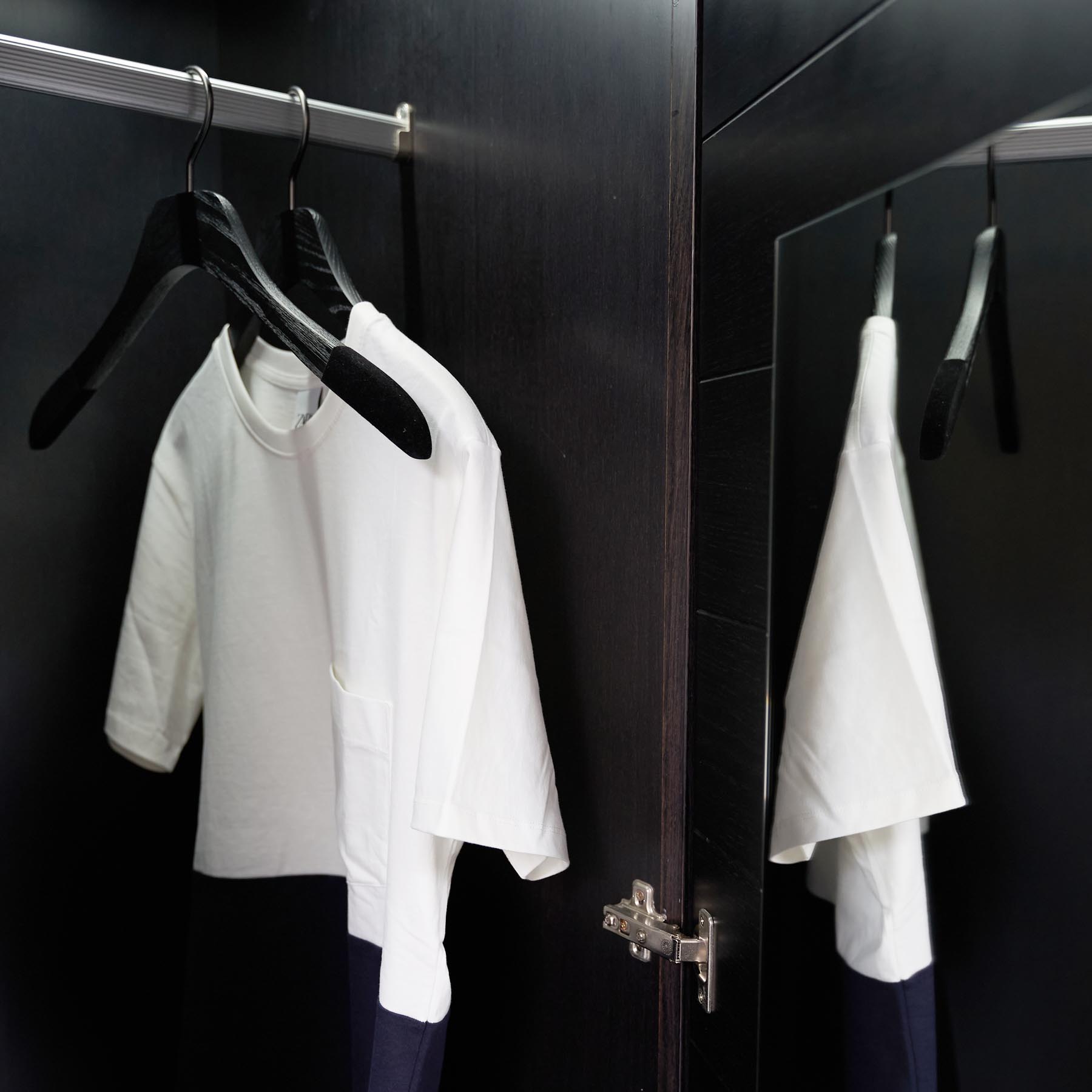 slim wooden luxury hangers for shirt and blouses with non-slip velvet