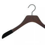 10 cintres en bois pour chemise et tee-shirt coloris noyer