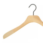 15 cintres en bois pour chemise et tee-shirt coloris vernis naturel