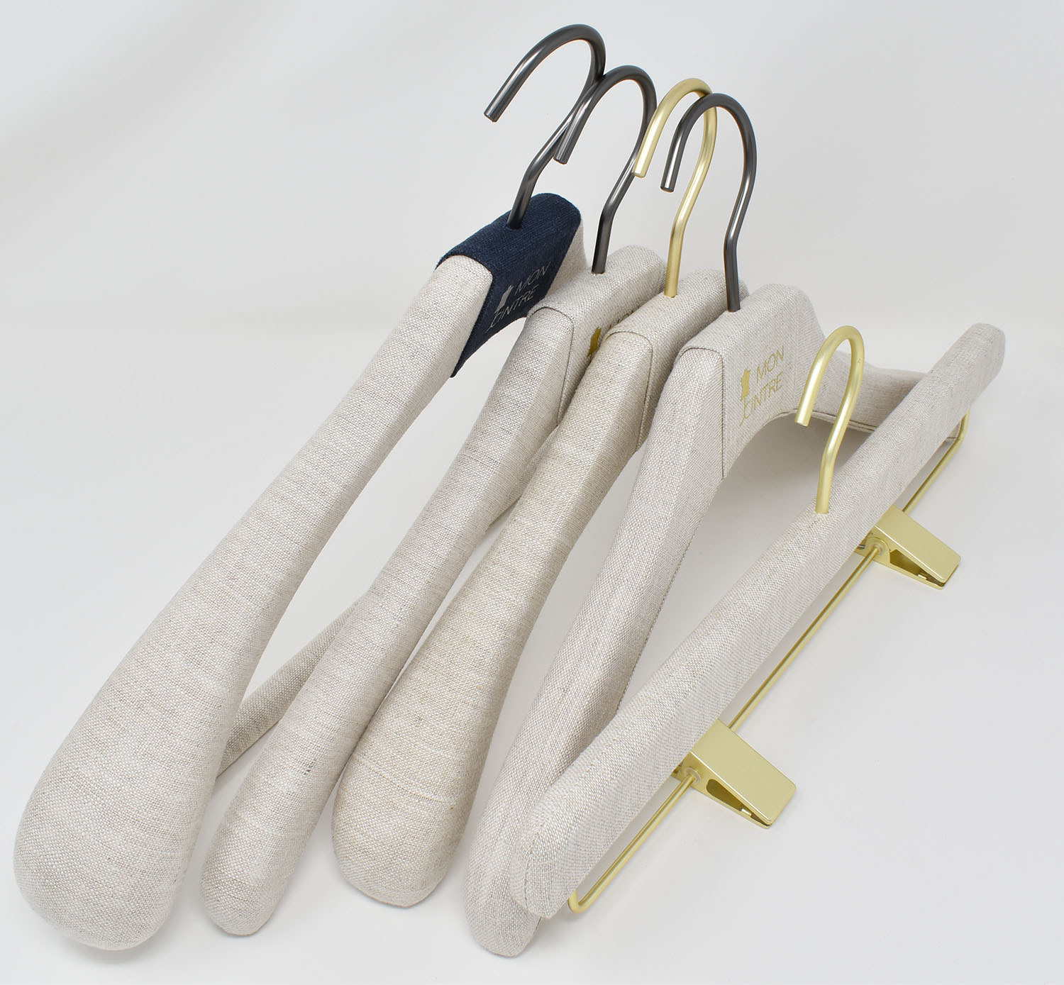 Hangers sheathed with linen