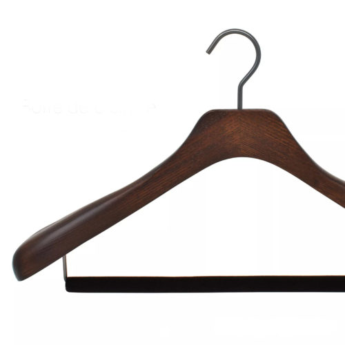 Coat and suit hanger with wide shoulders and anti-slip bar