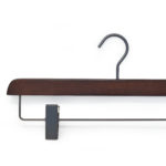 cintre avec pinces pour jupe et pantalon