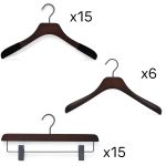 Ensemble de cintrs en bois coloris noyer pour dressing femme